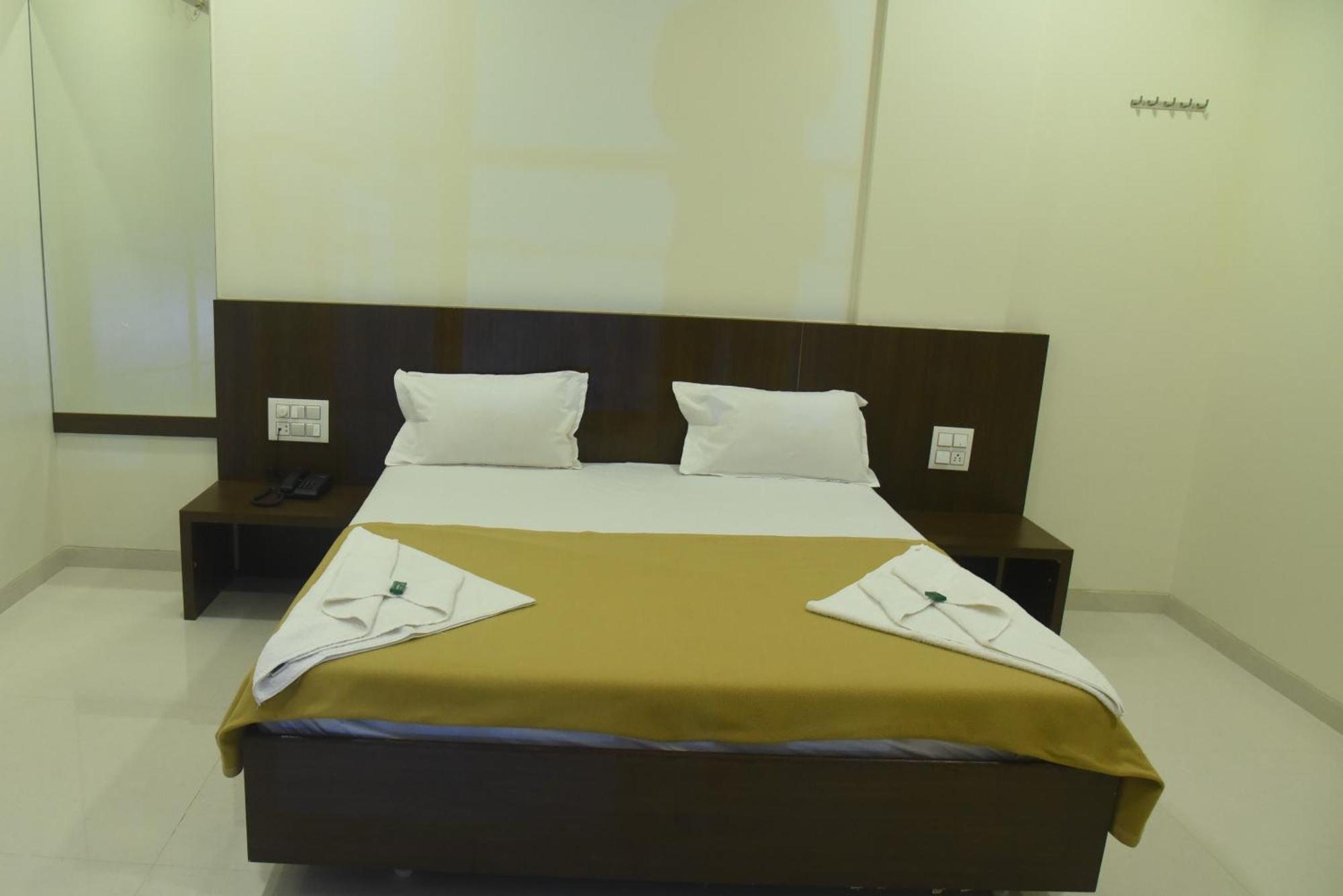 Sai Vidisha Palace Shirdi Zewnętrze zdjęcie